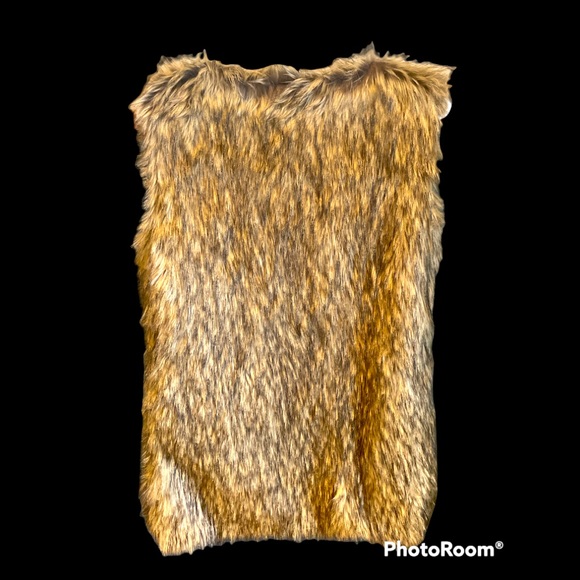 Fashion Design faux fur vest. Gorgeous only tried on, never worn. - Picture 2 of 2